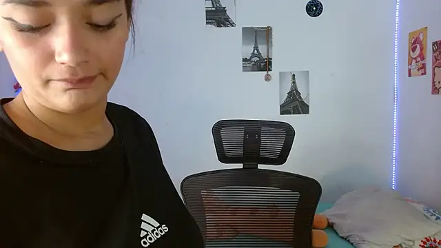 Snapshot of Lolitaa__VIP chatting on February 7, 5:49 pm Lolitaa VIP online show from February 7, 5:49 pm