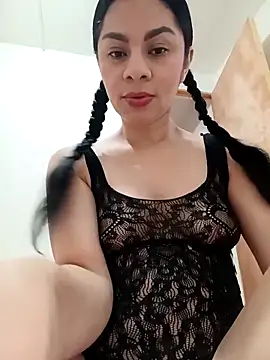 luna pinky online show from March 9, 4:00 pm