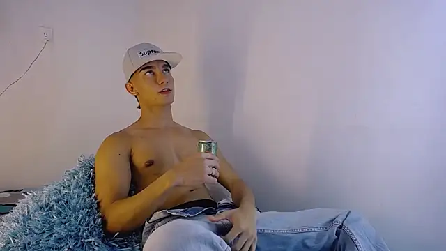 Snapshot of BabyAndy_ chatting on February 22, 6:06 pm BabyAndy online show from February 22, 6:06 pm