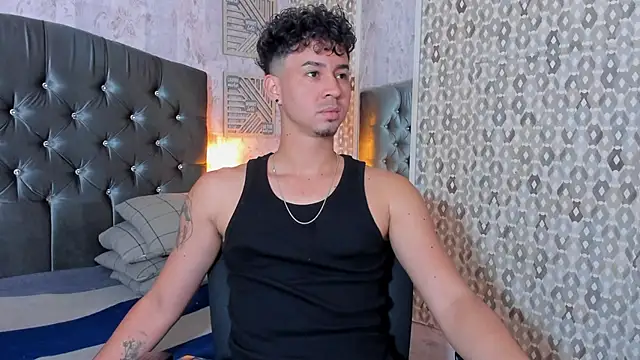 Snapshot of iam_logan chatting on February 11, 4:28 am iam logan online show from February 11, 4:28 am