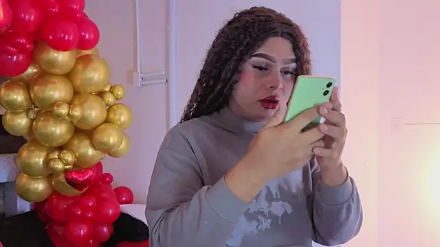 Snapshot of megara_hott chatting on February 6, 2:20 pm megara hott online show from February 6, 2:20 pm