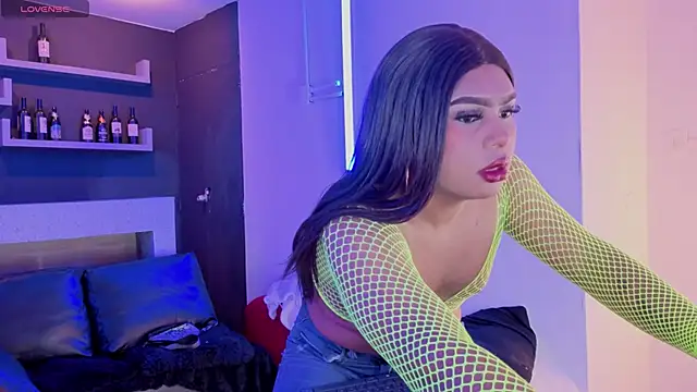 Snapshot of megara_hott chatting on February 20, 2:28 pm megara hott online show from February 20, 2:28 pm