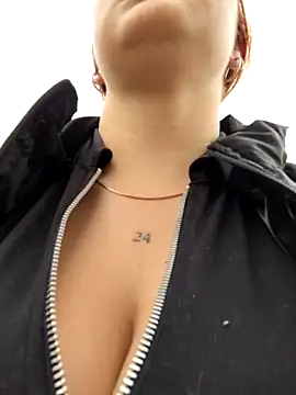 Snapshot of katty_42 chatting on February 20, 9:37 pm katty 42 online show from February 20, 9:37 pm