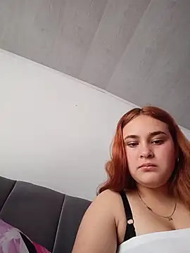 Snapshot of katty_42 chatting on June 9, 7:47 pm katty 42 online show from June 9, 7:47 pm