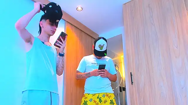 Snapshot of TheBatMansion chatting on February 8, 9:07 pm TheBatMansion online show from February 8, 9:07 pm