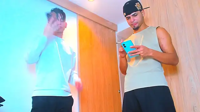 Snapshot of TheBatMansion chatting on February 12, 9:54 pm TheBatMansion online show from February 12, 9:54 pm