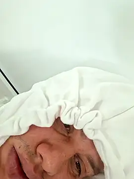 Zarc Jhonson online show from December 1, 1:38 pm