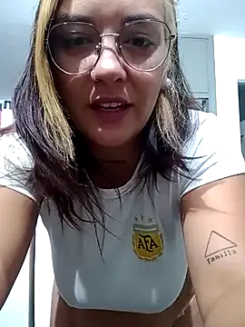 kuramaqueen online show from March 18, 7:11 am