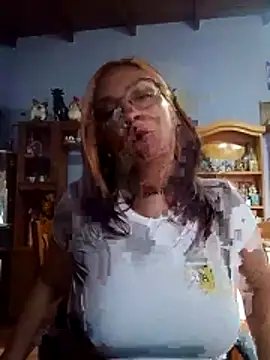 kuramaqueen online show from April 4, 9:34 pm