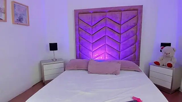 Zoe Banx online show from April 17, 5:43 am