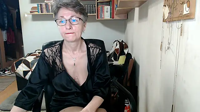 katemodel online show from October 26, 6:52 am