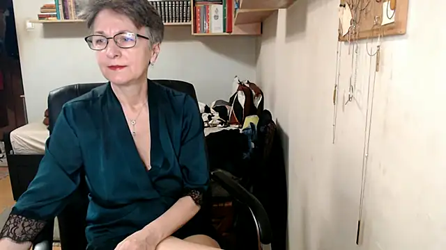 katemodel online show from October 27, 7:23 am