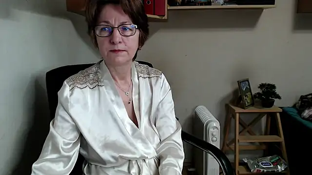 katemodel online show from February 18, 7:48 am