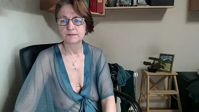 katemodel online show from May 30, 6:54 am