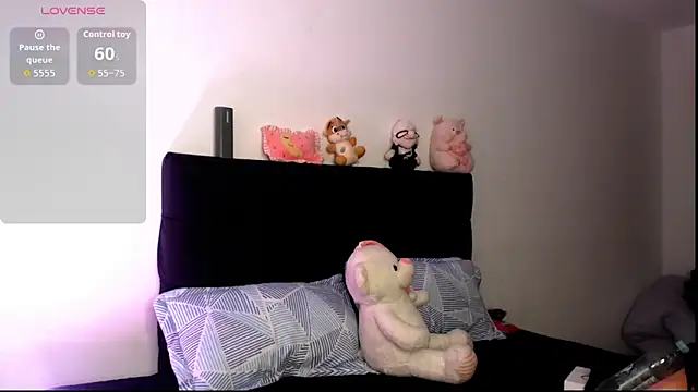 Snapshot of angel_naturall chatting on February 6, 5:49 pm angel naturall online show from February 6, 5:49 pm