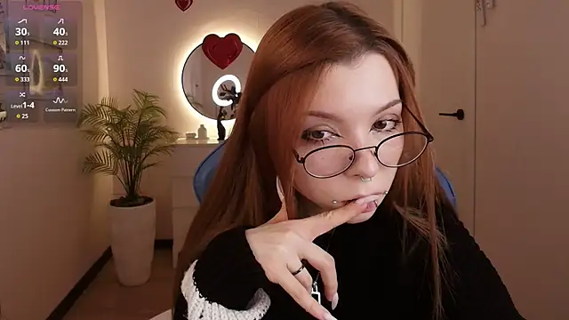 Snapshot of PinkAn8el chatting on February 17, 2:41 am PinkAn8el online show from February 17, 2:41 am