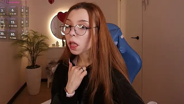 Snapshot of PinkAn8el chatting on February 18, 2:29 am PinkAn8el online show from February 18, 2:29 am