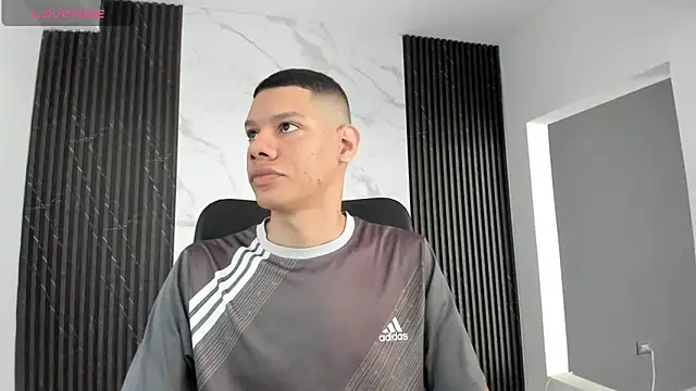 milo cruz  online show from February 7, 2:32 pm