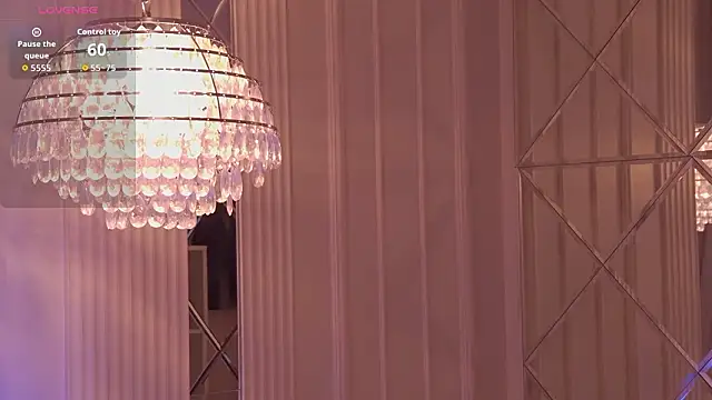 Snapshot of MollyHilton chatting on February 4, 3:01 am MollyHilton online show from February 4, 3:01 am