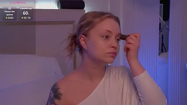 MollyHilton online show from March 23, 9:08 pm