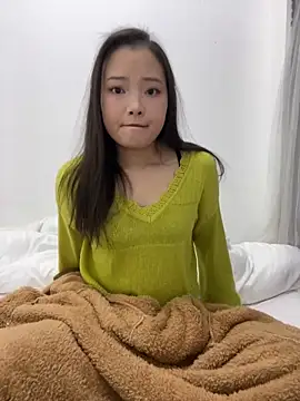 BIGBABYYEYE online show from February 1, 2:04 pm