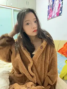 BIGBABYYEYE online show from February 8, 9:23 am