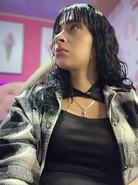 Snapshot of Sasha-18 chatting on February 5, 12:32 pm Sasha-18 online show from February 5, 12:32 pm