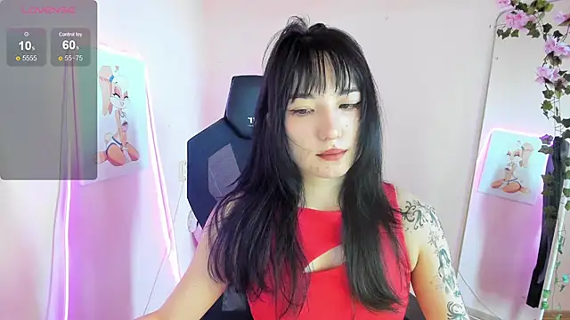 AliceeinWonderlanddd online show from July 13, 1:52 am