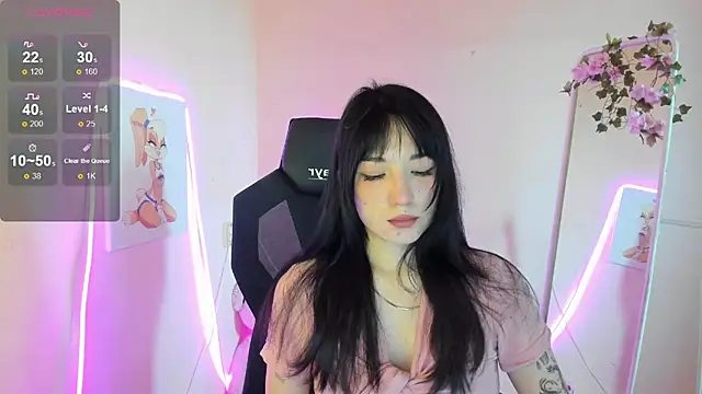 AliceeinWonderlanddd online show from July 19, 2:26 am