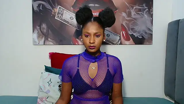 Snapshot of Moreish-06 chatting on February 3, 7:02 am Moreish-06 online show from February 3, 7:02 am