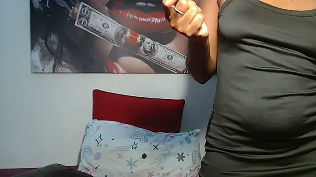 Snapshot of Moreish-06 chatting on February 11, 7:52 pm Moreish-06 online show from February 11, 7:52 pm