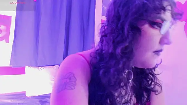 Snapshot of SamanthaGriim chatting on February 14, 10:17 pm SamanthaGriim online show from February 14, 10:17 pm