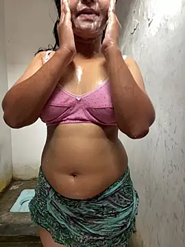 Snapshot of exoticshruti chatting on June 9, 9:32 am exoticshruti online show from June 9, 9:32 am