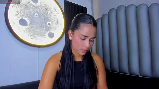 Shirleytaylor- online show from February 5, 11:15 am