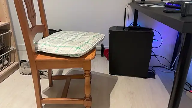 Guapita80 online show from April 13, 10:10 am