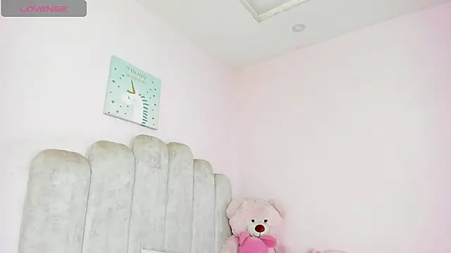 Snapshot of paula_cosioo chatting on February 5, 1:05 pm paula cosioo online show from February 5, 1:05 pm