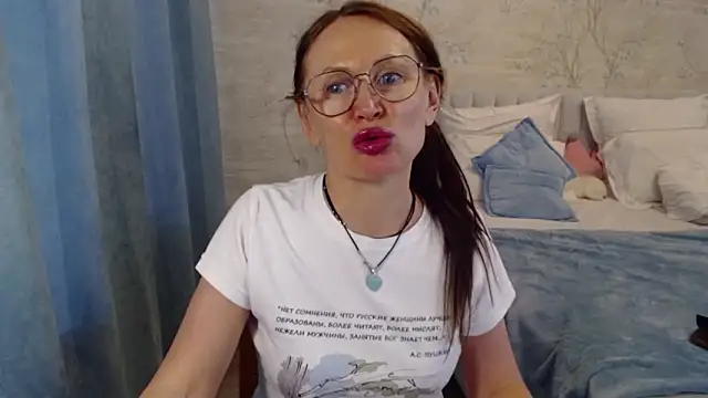 MarinaOnebest online show from May 19, 2:56 pm