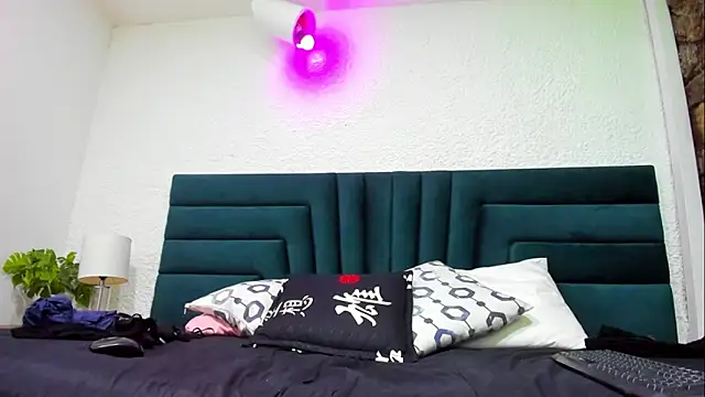 Dahliablack online show from March 13, 12:45 pm