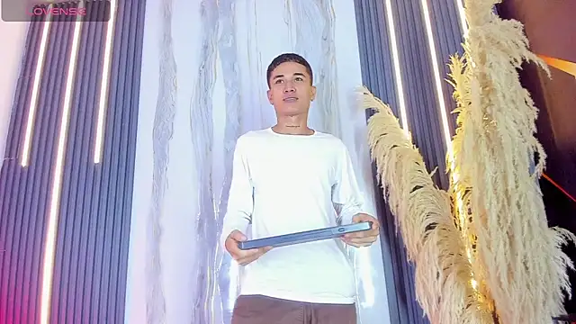 Matheus Ic online show from February 4, 12:33 pm