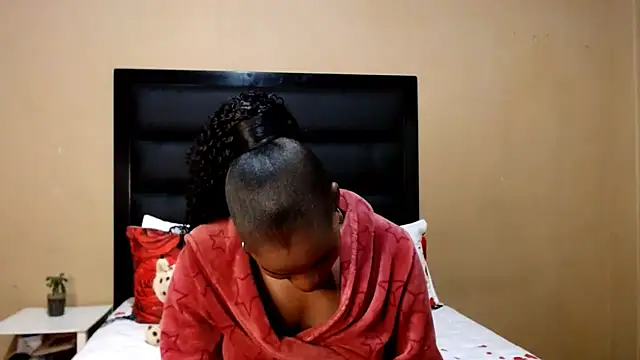 AppleAsss online show from March 8, 8:01 pm