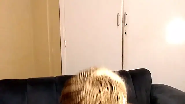 AppleAsss online show from April 20, 9:49 pm