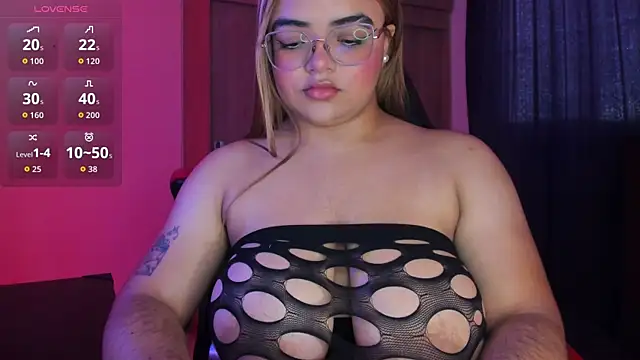 Snapshot of Celestemc_226 chatting on May 7, 2:22 pm Celestemc 226 online show from May 7, 2:22 pm
