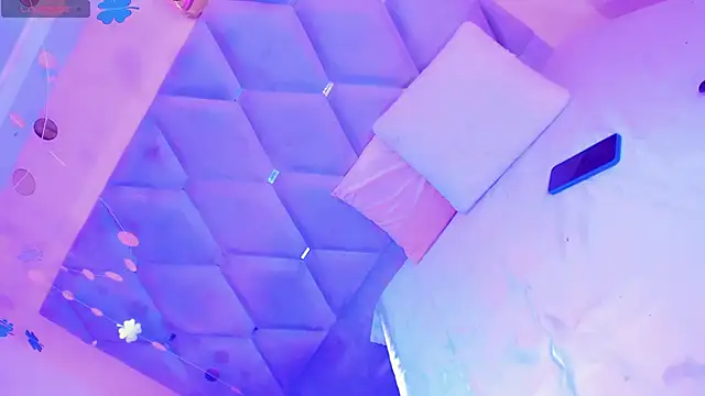 EmmaSweet23 online show from March 21, 8:01 pm