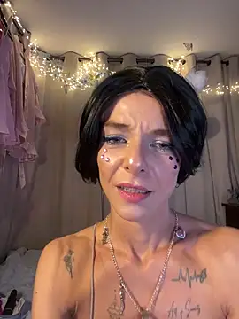 Snapshot of Olivia-Brooks chatting on February 17, 7:42 pm Olivia-Brooks online show from February 17, 7:42 pm