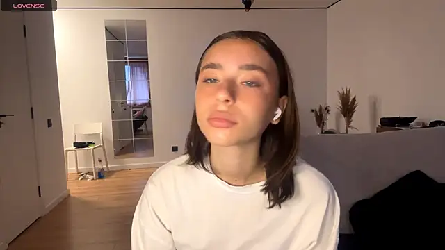 Snapshot of DeltaNorwoode chatting on March 2, 6:03 am DeltaNorwoode online show from March 2, 6:03 am