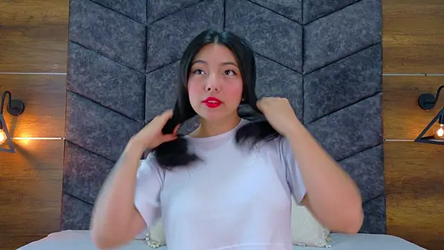 Snapshot of AnnieRouse__ chatting on February 11, 11:37 am AnnieRouse online show from February 11, 11:37 am