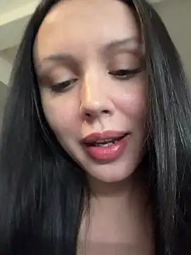 lorry6 online show from April 2, 8:50 pm