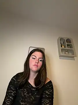 Snapshot of kiaraaaa75 chatting on February 14, 5:32 pm kiaraaaa75 online show from February 14, 5:32 pm