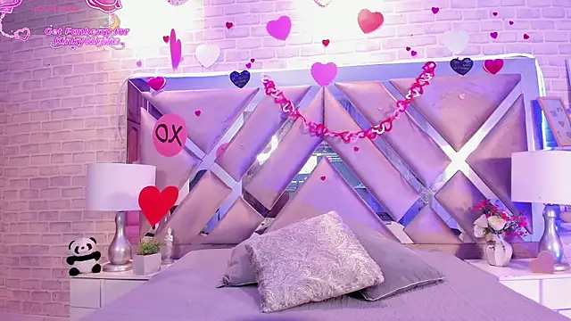 Snapshot of HarperrWest chatting on February 13, 8:38 pm HarperrWest online show from February 13, 8:38 pm