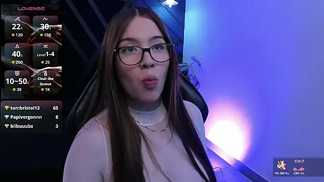 Snapshot of Hanna_Becker_ chatting on February 14, 12:13 pm Hanna Becker online show from February 14, 12:13 pm